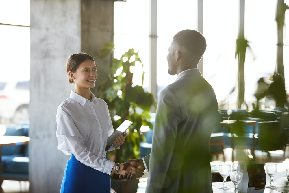Dépassement de seuils de chiffre d'affaires pour un micro-entrepreneur : quelles conséquences ?
